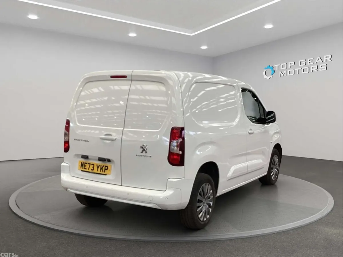 Peugeot Partner MPV, Diesel, 2024, White