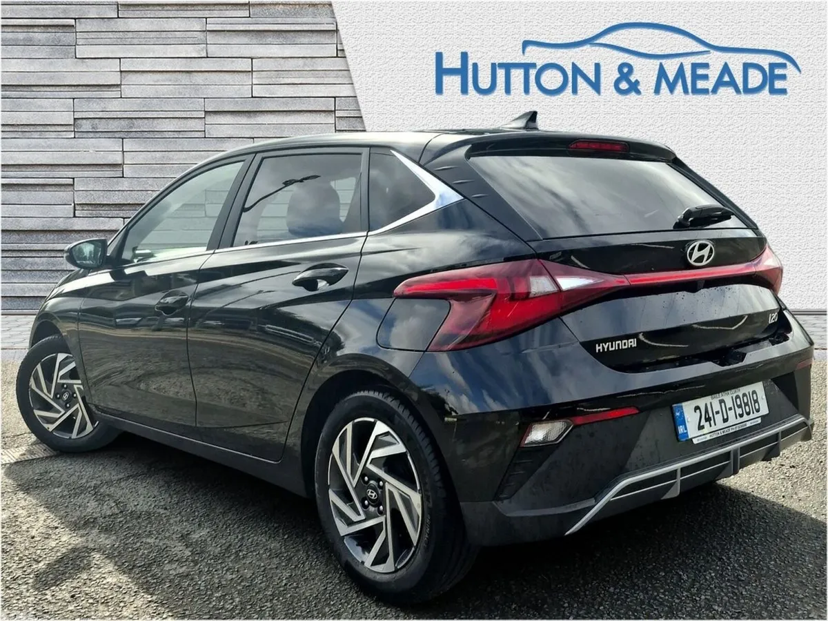 Hyundai i20 Hatchback, Petrol, 2024, Black