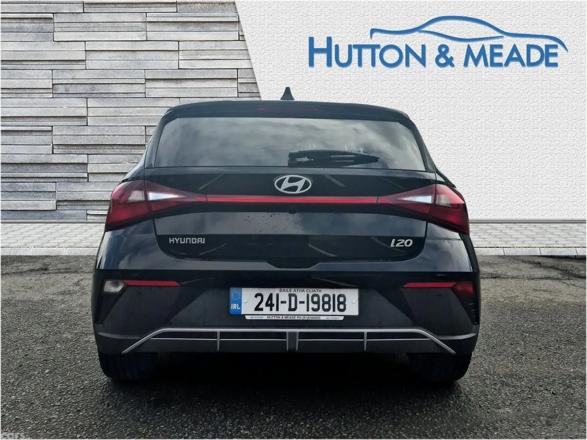 Hyundai i20 Hatchback, Petrol, 2024, Black