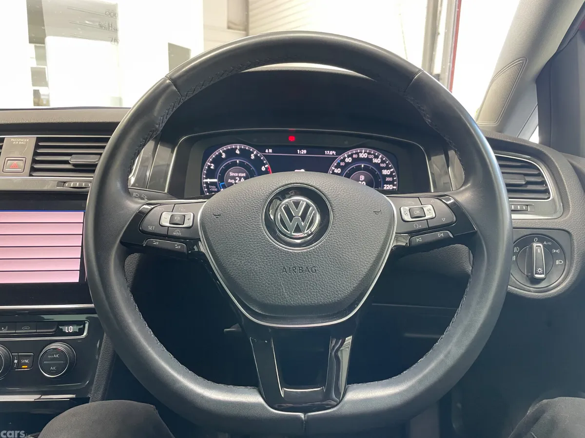 Volkswagen Golf Hatchback, Petrol, 2018, Red