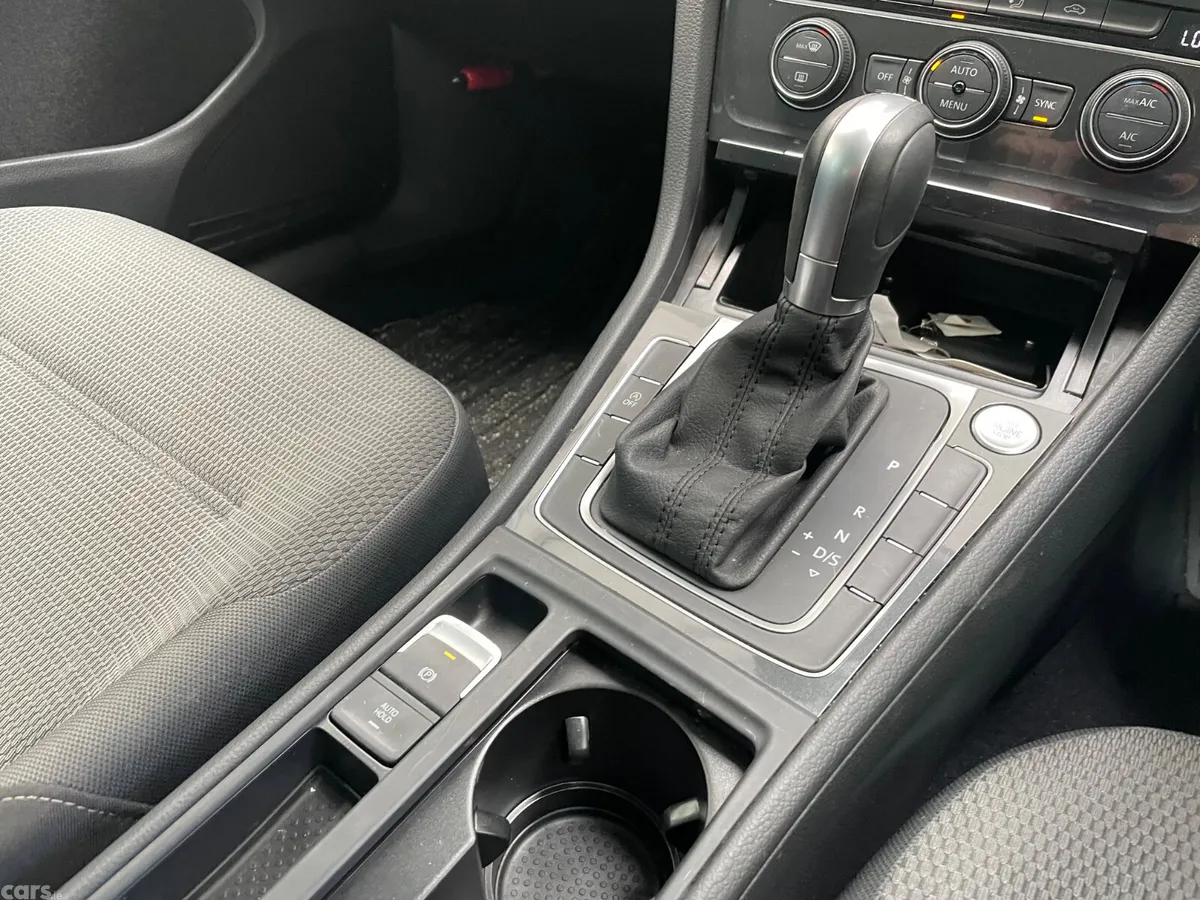 Volkswagen Golf Hatchback, Petrol, 2018, Red