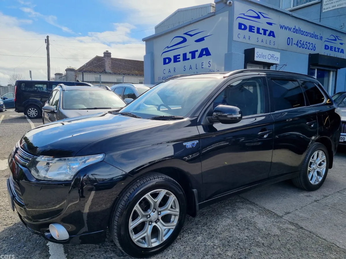 Mitsubishi Outlander SUV, Petrol Hybrid, 2014, Black