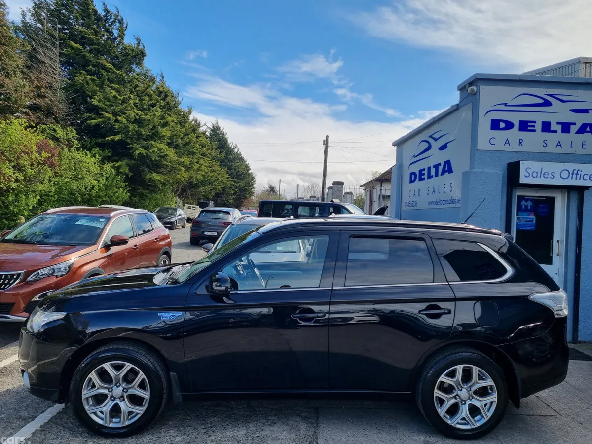 Mitsubishi Outlander SUV, Petrol Hybrid, 2014, Black