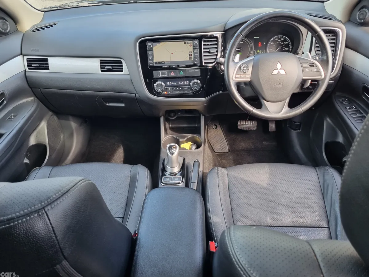 Mitsubishi Outlander SUV, Petrol Hybrid, 2014, Black