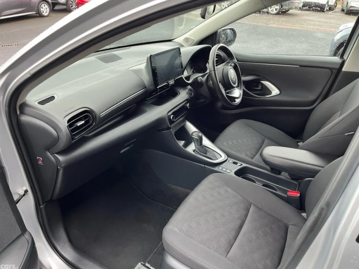 Toyota Yaris Hatchback, Petrol Hybrid, 2024, Silver