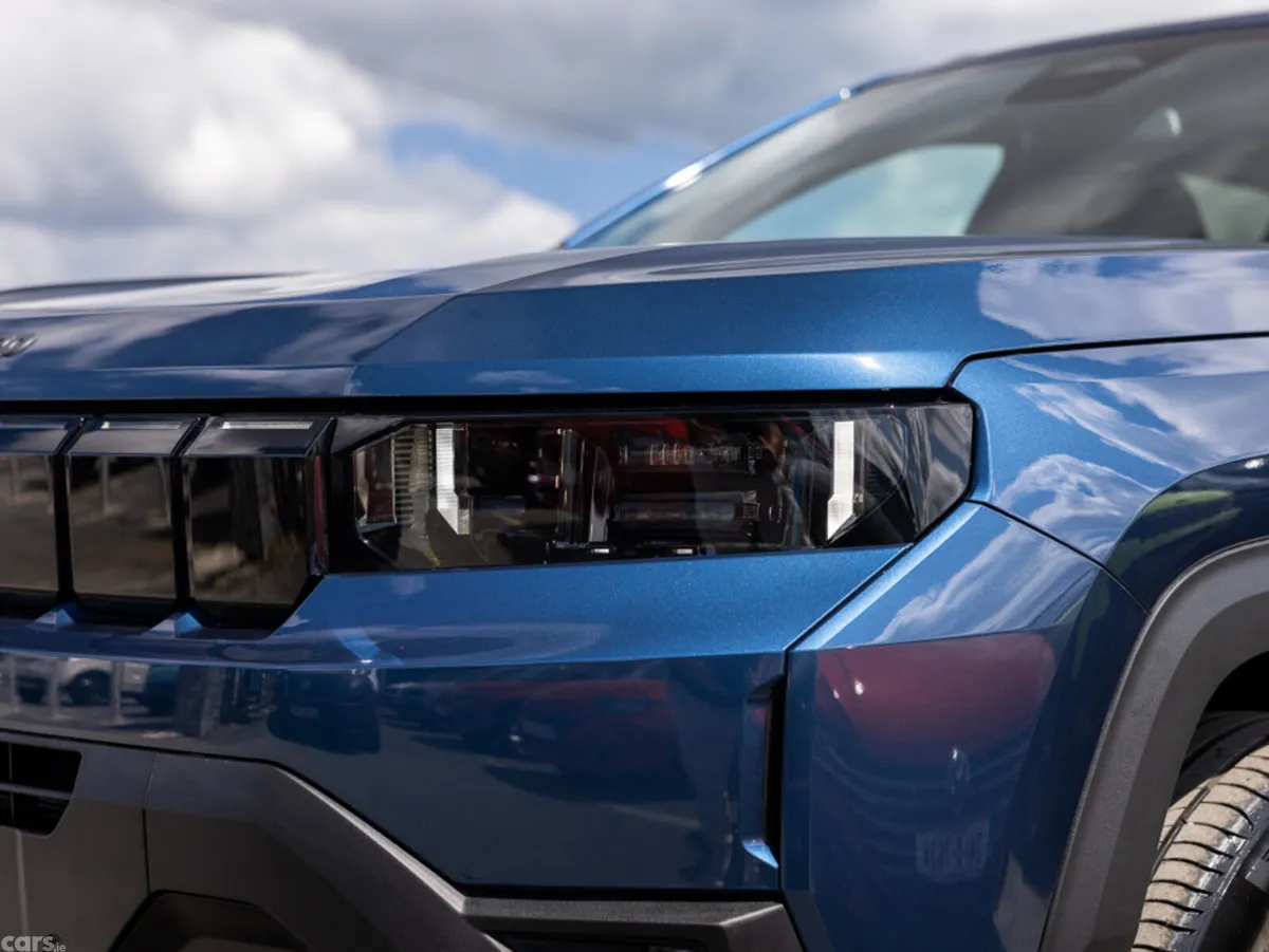 Jeep Compass SUV, Petrol Hybrid, 2026, Blue