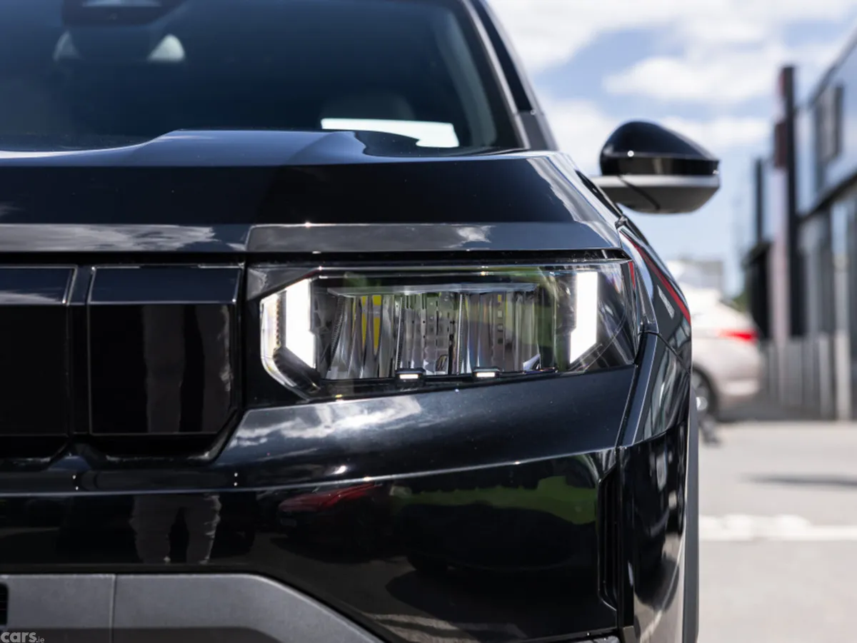 Jeep Compass SUV, Petrol Hybrid, 2026, Black