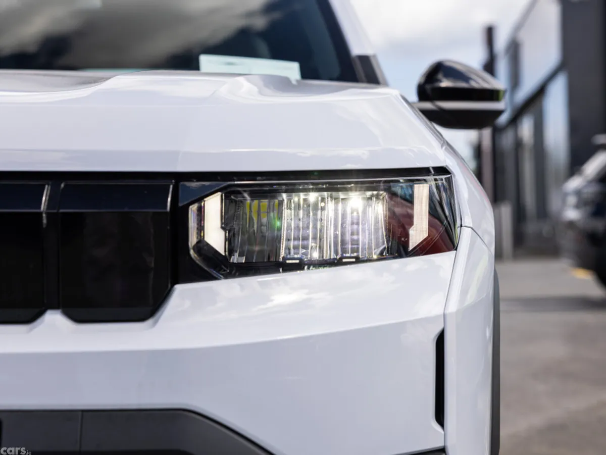 Jeep Compass SUV, Petrol Hybrid, 2026, White