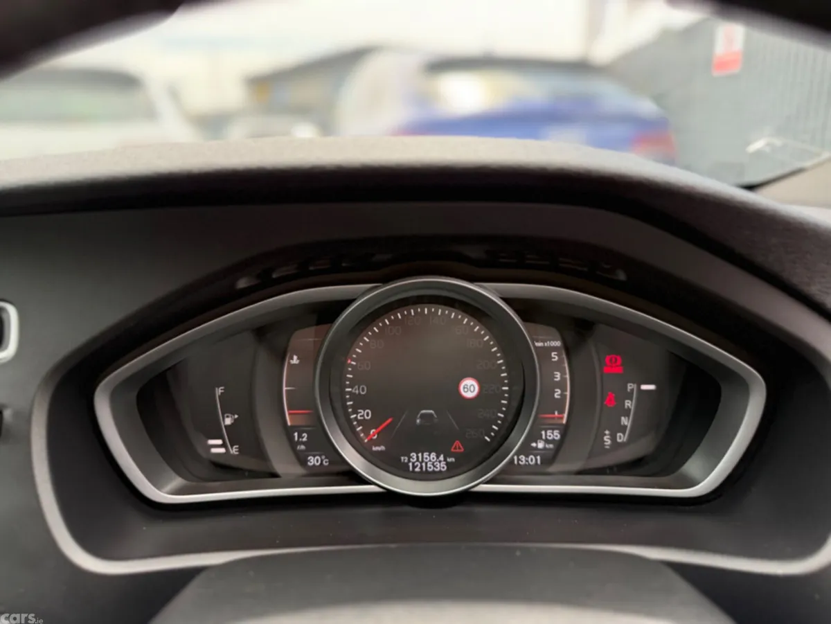 Volvo V40 Hatchback, Diesel, 2018, Black