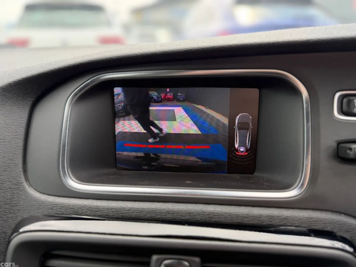 Volvo V40 Hatchback, Diesel, 2018, Black
