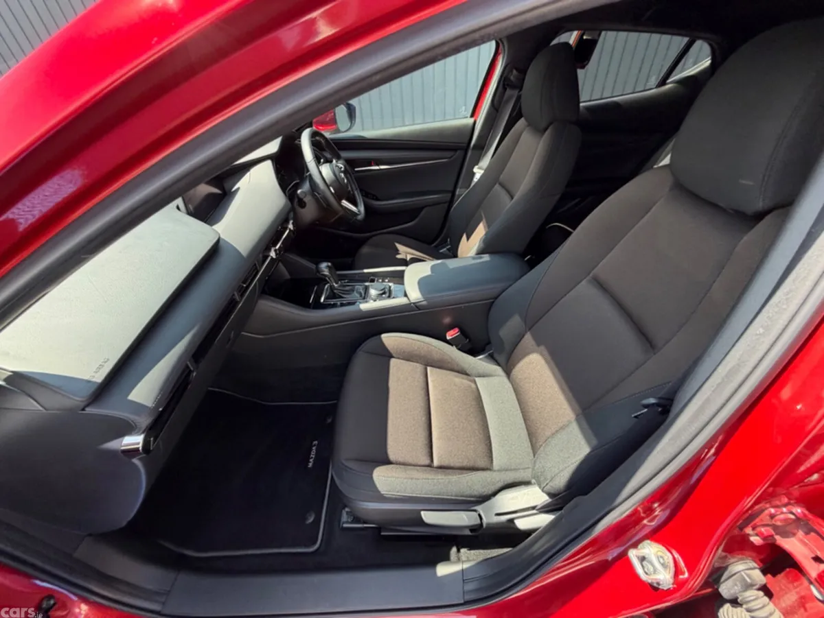 Mazda Mazda3 Hatchback, Diesel, 2021, Red