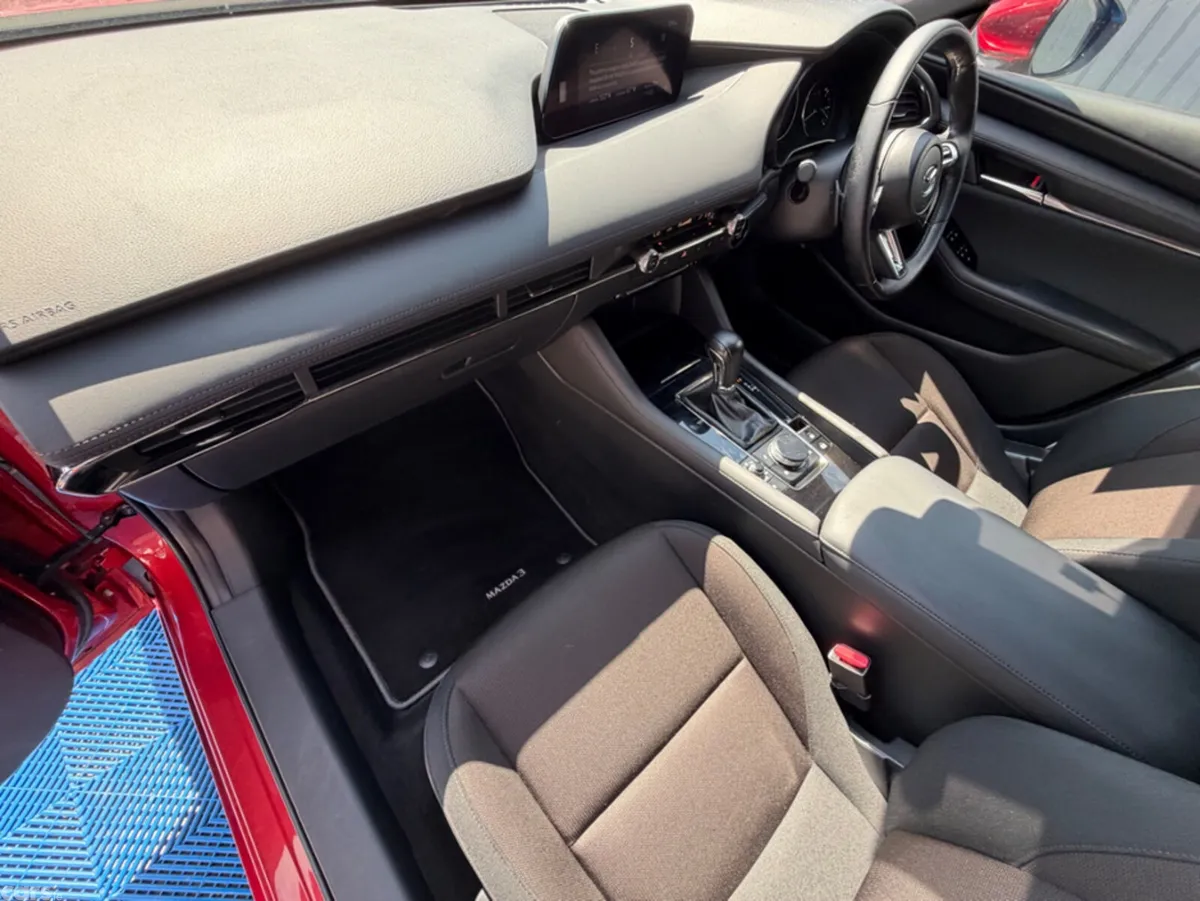 Mazda Mazda3 Hatchback, Diesel, 2021, Red