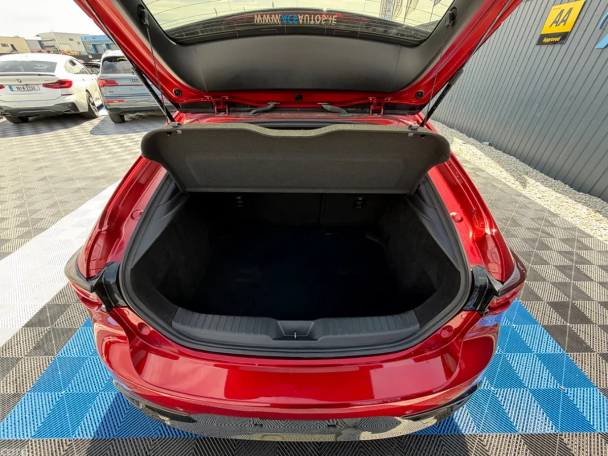 Mazda Mazda3 Hatchback, Diesel, 2021, Red