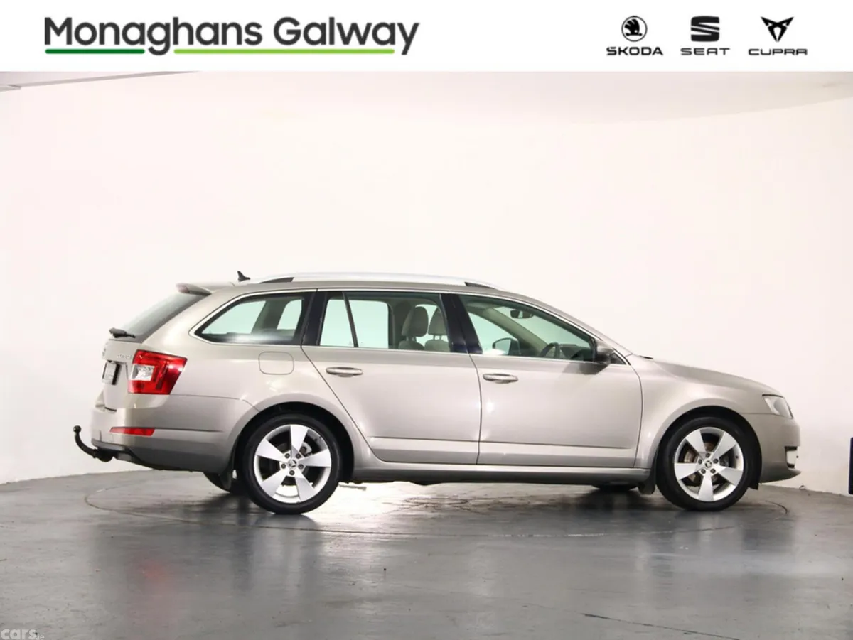 Skoda Octavia Estate, Diesel, 2017, Beige
