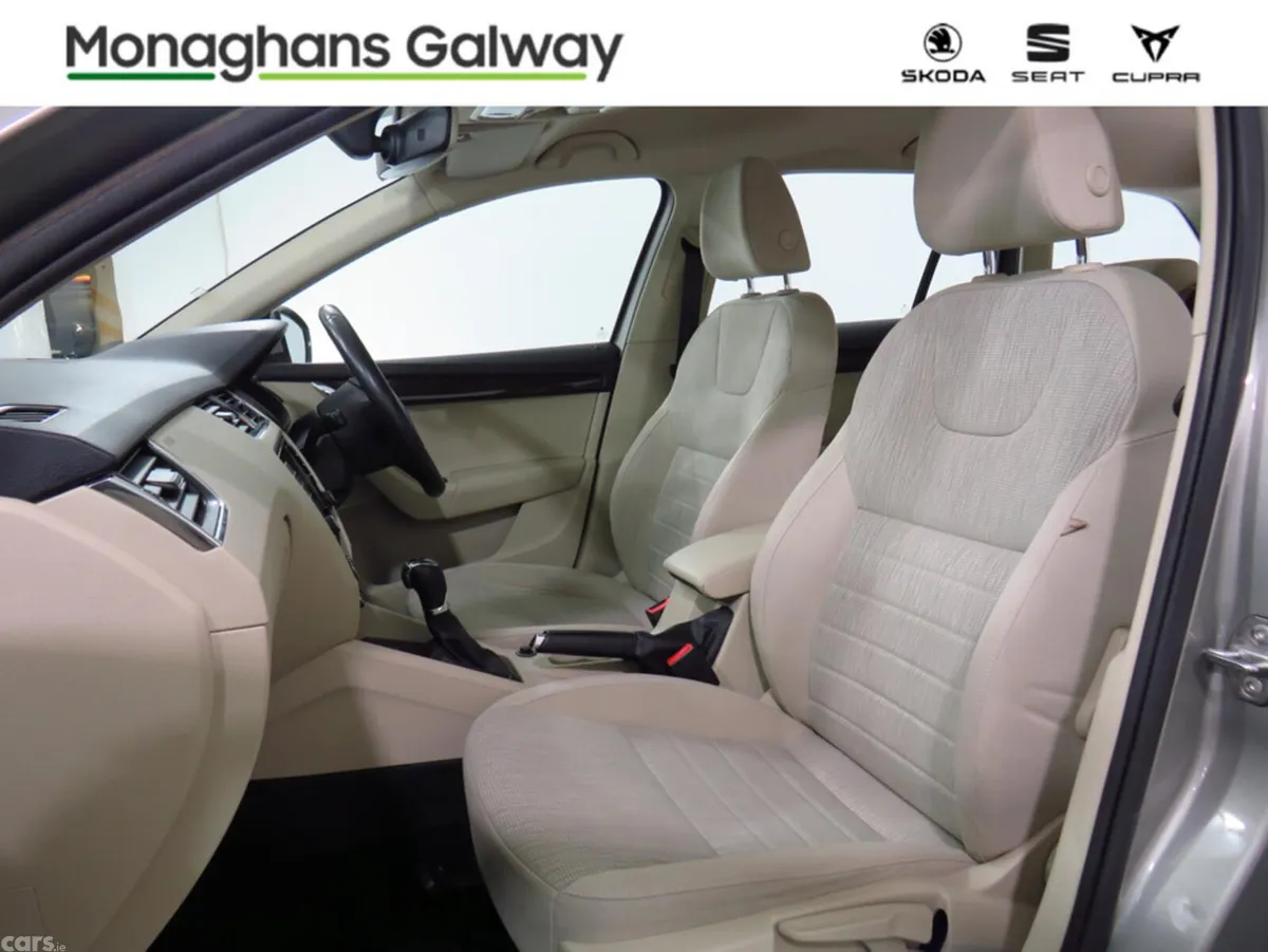 Skoda Octavia Estate, Diesel, 2017, Beige