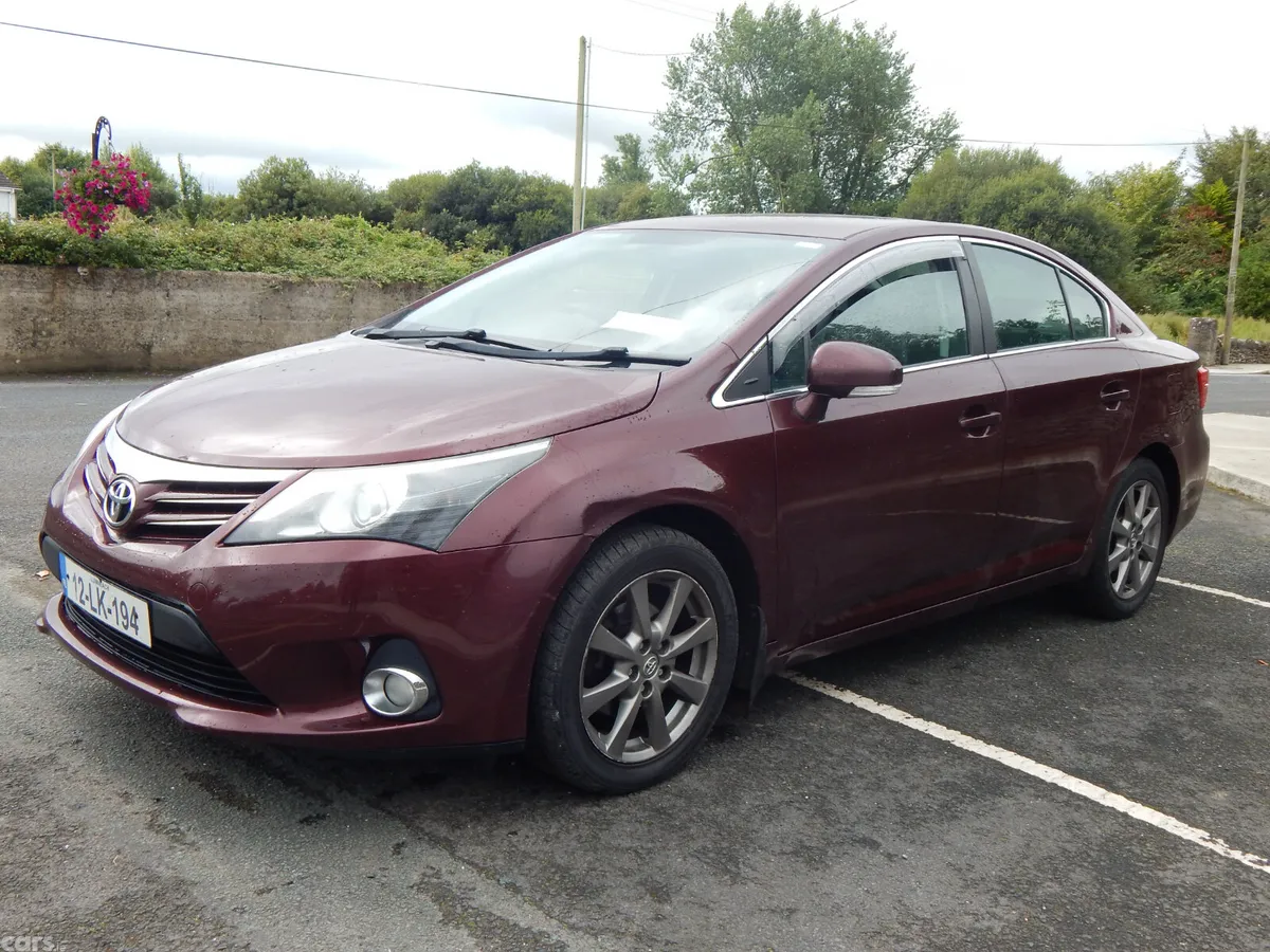 Toyota Avensis Saloon, Diesel, 2012, Red