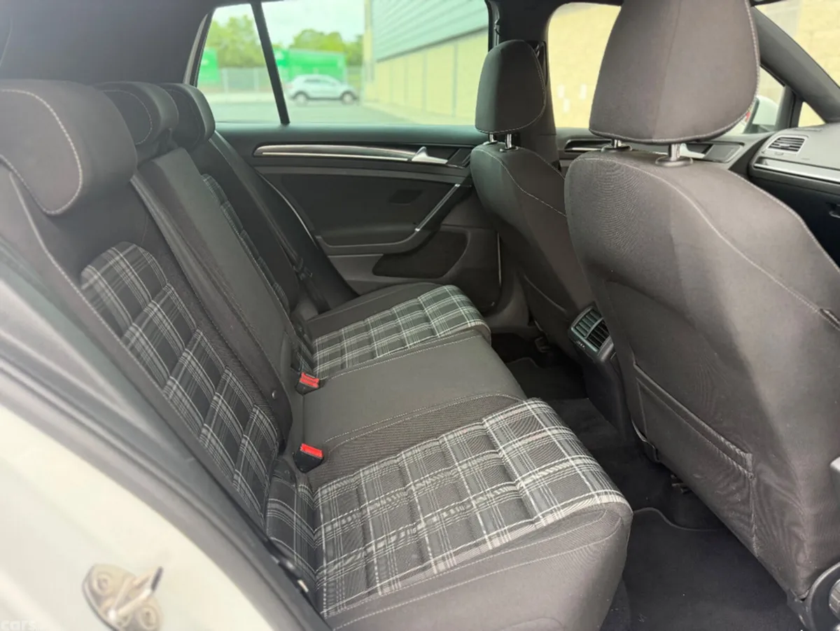 Volkswagen Golf Hatchback, Diesel, 2016, White