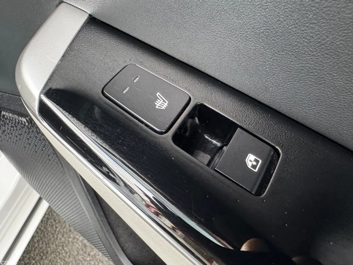 Kia EV6 Hatchback, Electric, 2023, White