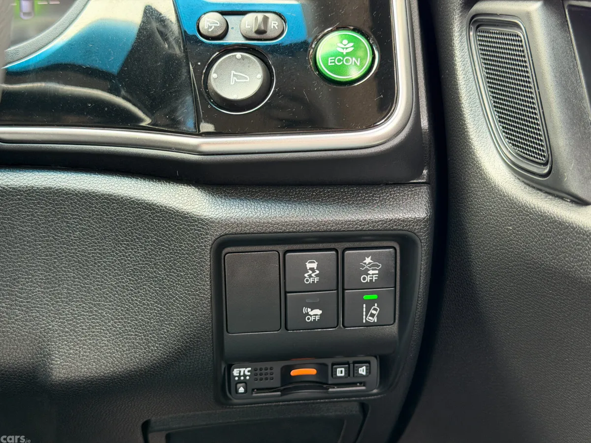 Honda Grace Saloon, Petrol Hybrid, 2020, Silver