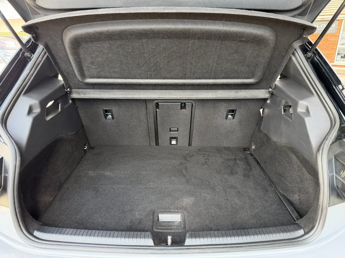Volkswagen ID.3 Hatchback, Electric, 2021, Grey