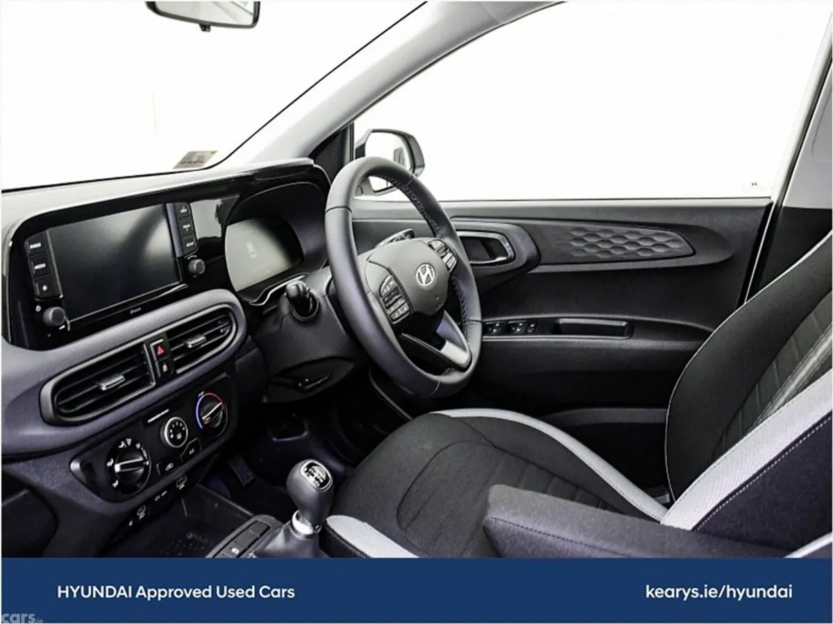 Hyundai i10 Hatchback, Petrol, 2023, White