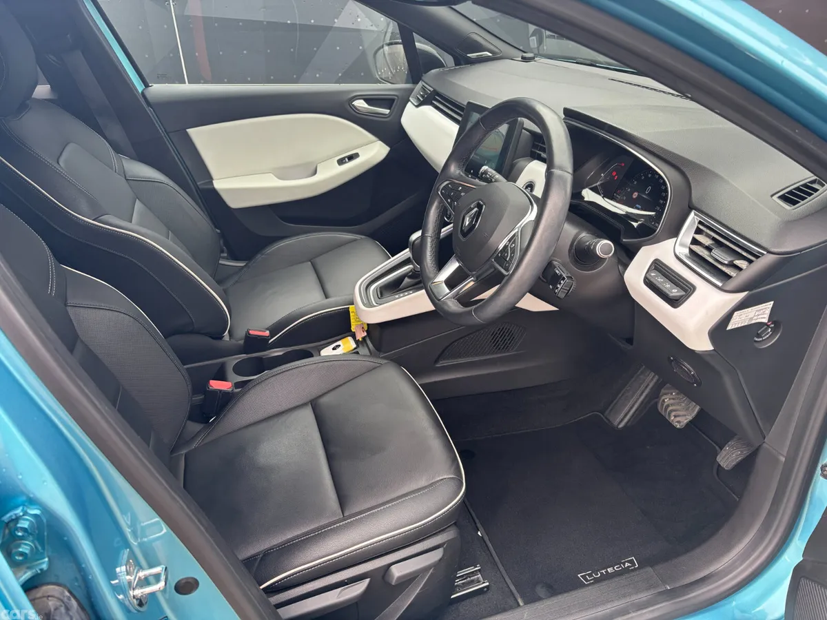 Renault Clio Hatchback, Petrol, 2021, Blue