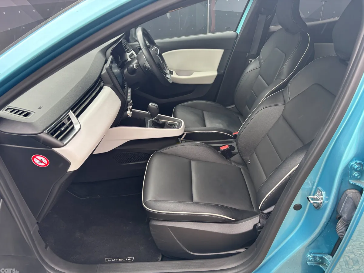 Renault Clio Hatchback, Petrol, 2021, Blue