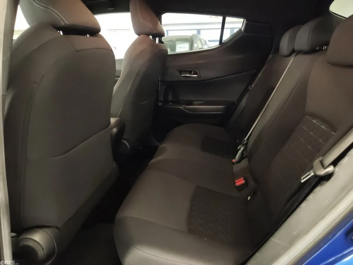 Toyota C-HR SUV, Petrol Hybrid, 2020, Blue