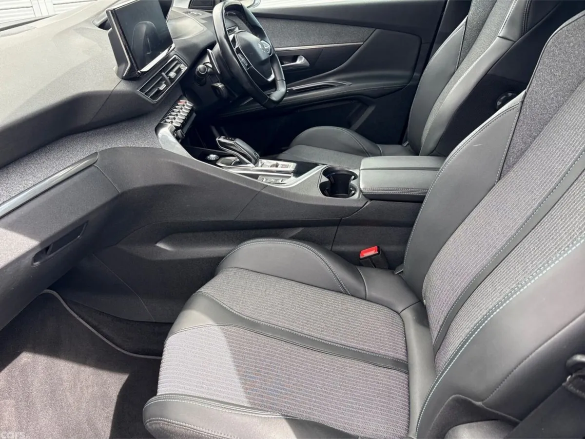 Peugeot 3008 MPV, Diesel, 2021, Blue