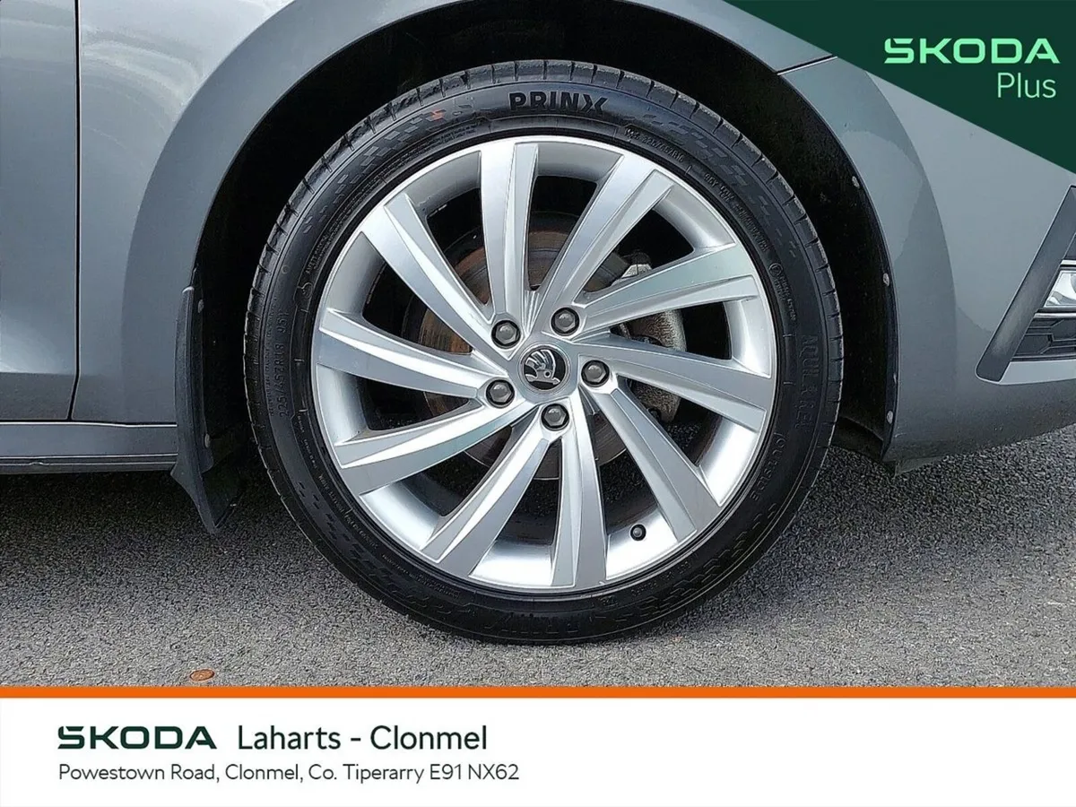 Skoda Octavia Saloon, Petrol, 2023, Grey