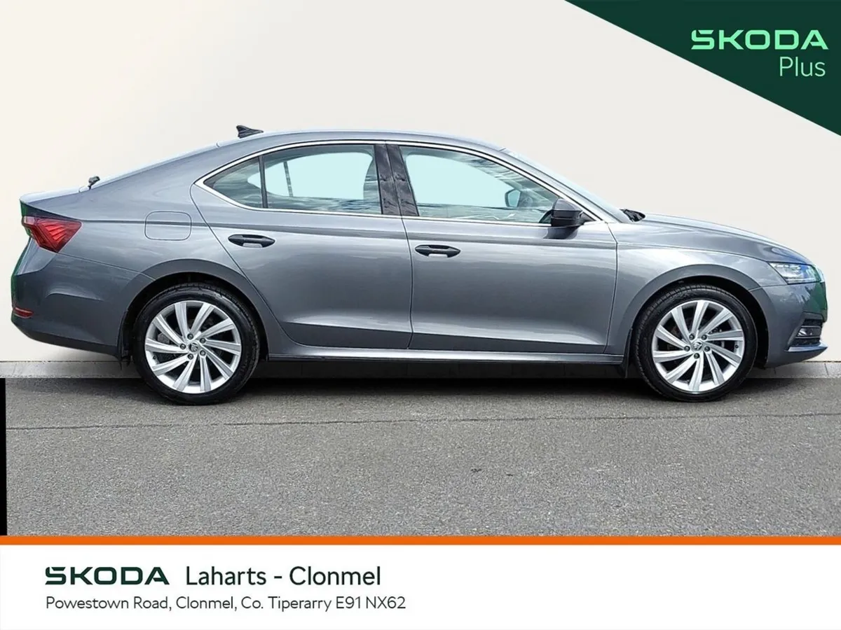 Skoda Octavia Saloon, Petrol, 2023, Grey