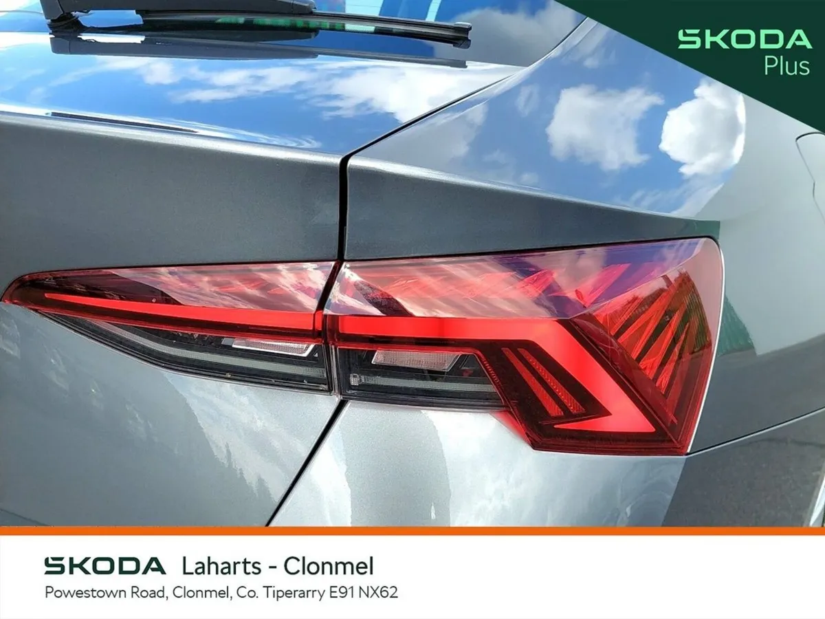Skoda Octavia Saloon, Petrol, 2023, Grey