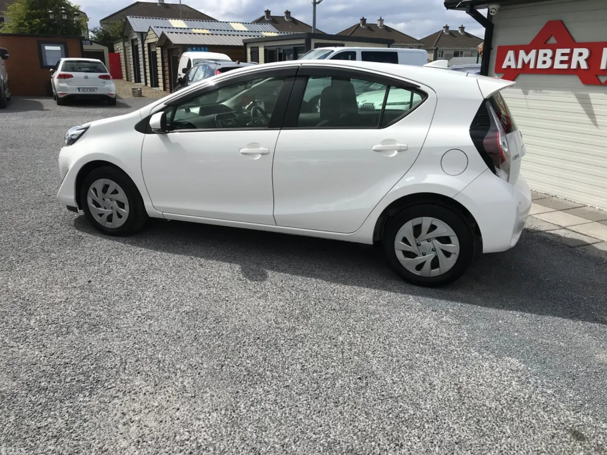 Toyota Aqua Hatchback, Petrol Hybrid, 2021, White