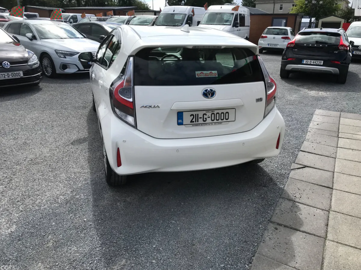 Toyota Aqua Hatchback, Petrol Hybrid, 2021, White