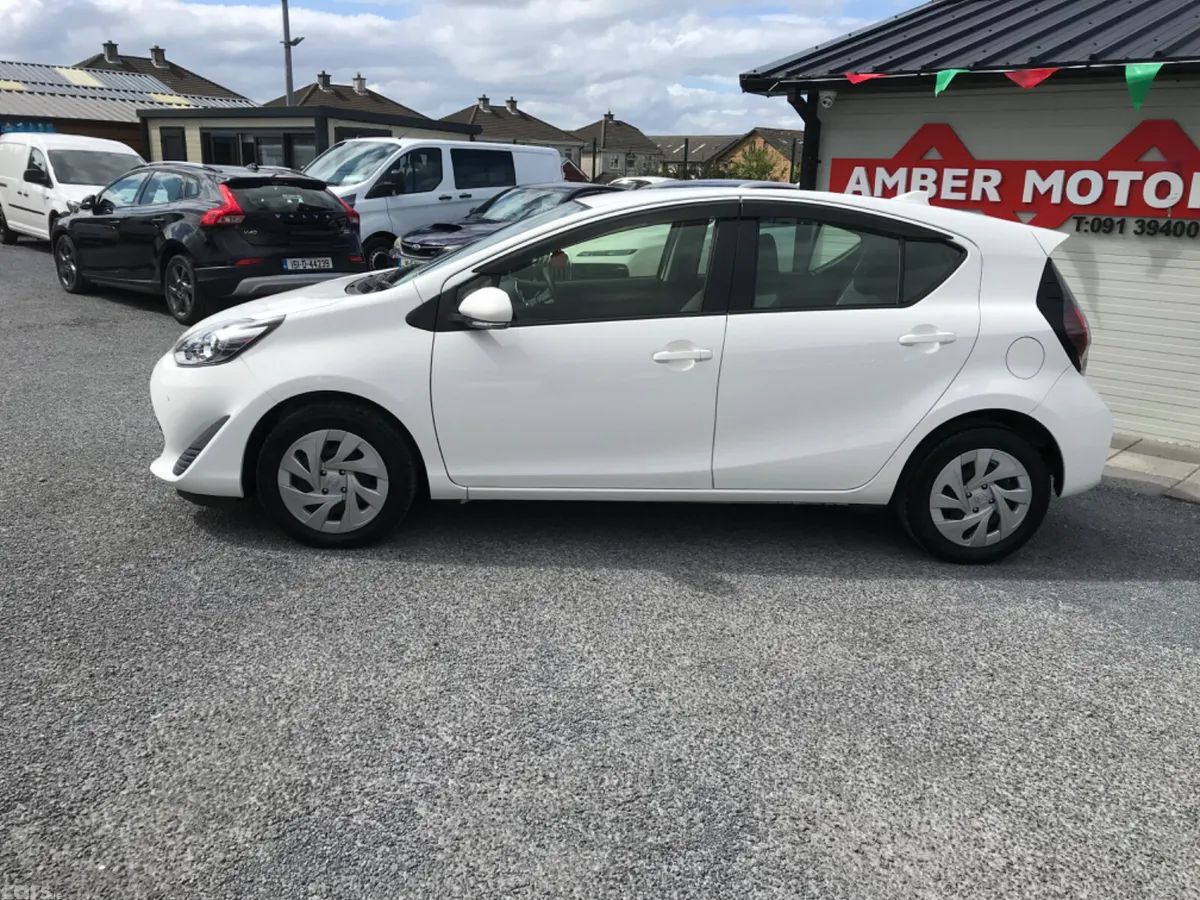Toyota Aqua Hatchback, Petrol Hybrid, 2021, White
