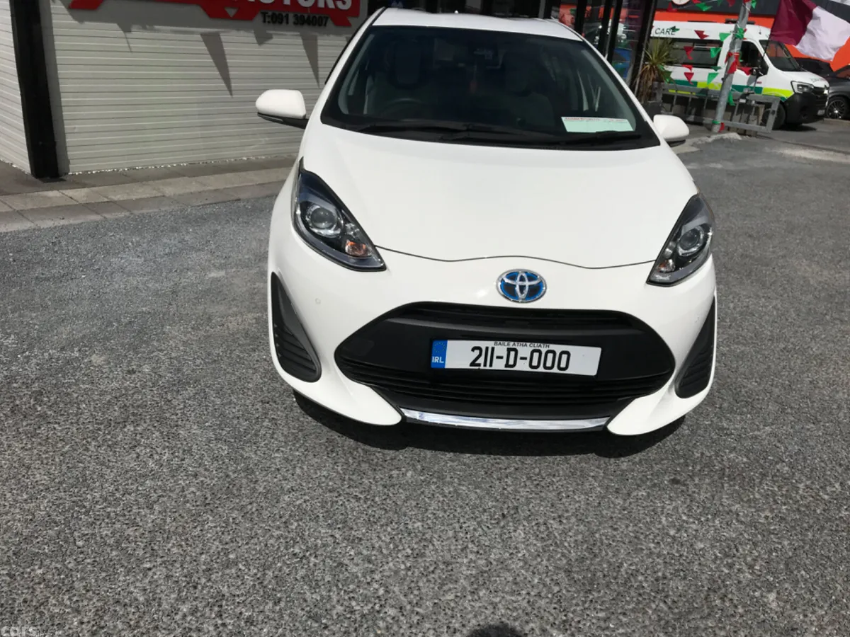 Toyota Aqua Hatchback, Petrol Hybrid, 2021, White