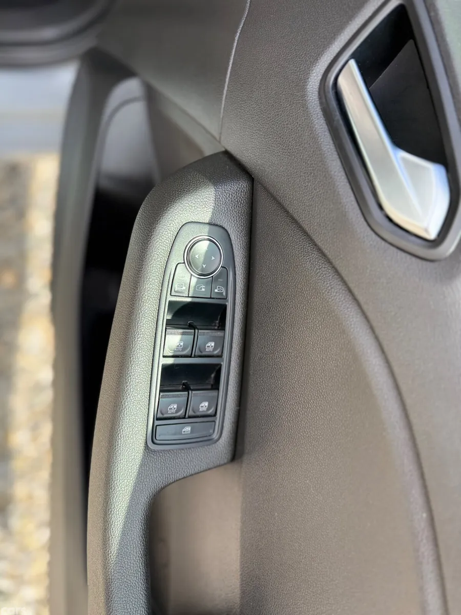 Renault Clio Hatchback, Petrol, 2024, Grey