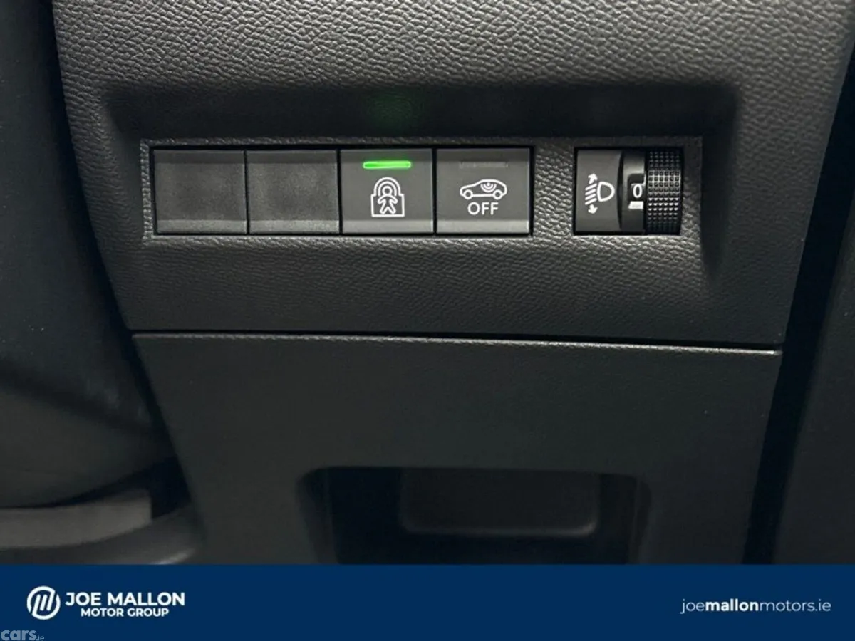 Peugeot 208 Hatchback, Petrol, 2027, Grey