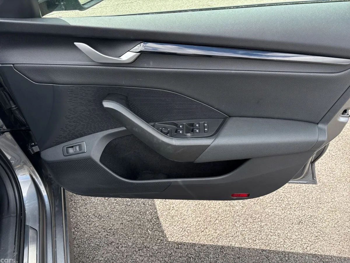Skoda Octavia Saloon, Diesel, 2026, Grey