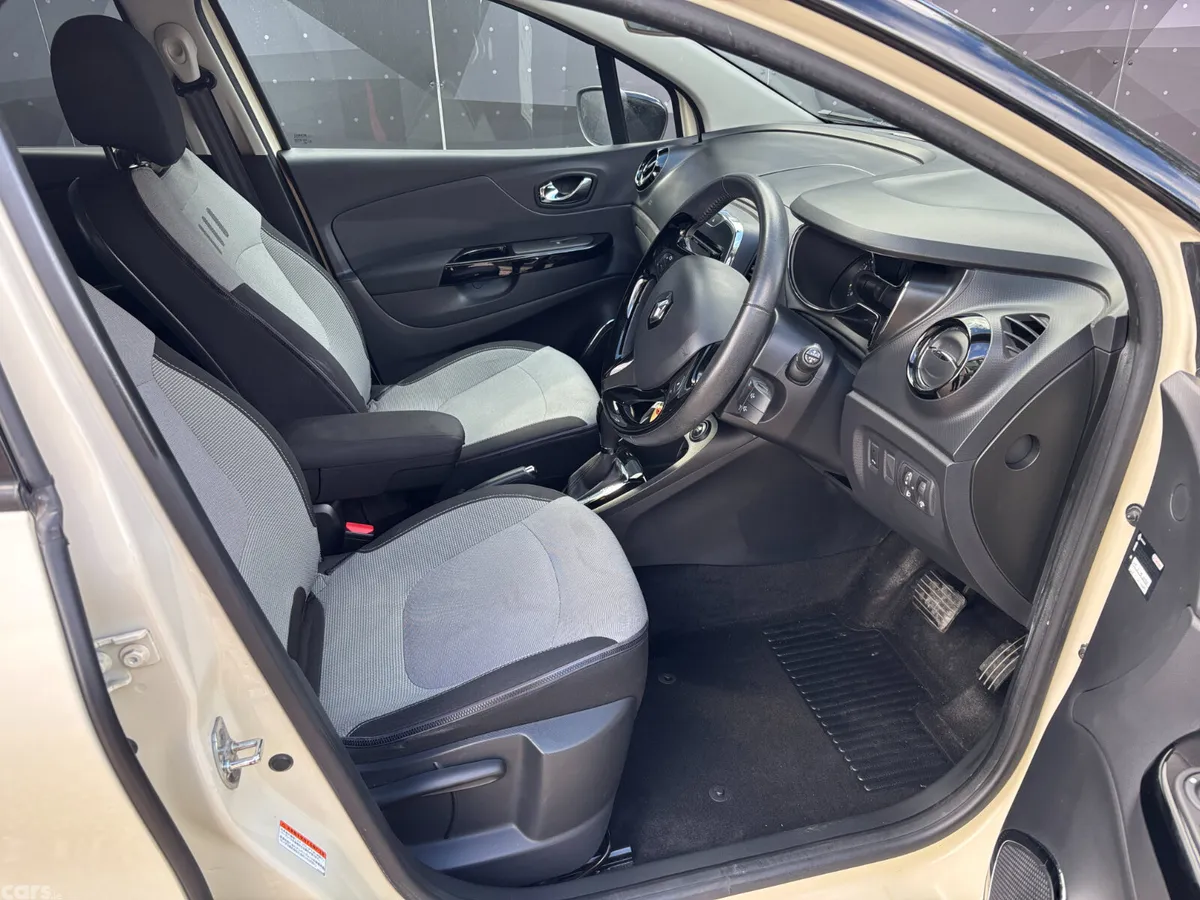 Renault Captur Hatchback, Petrol, 2015, Beige