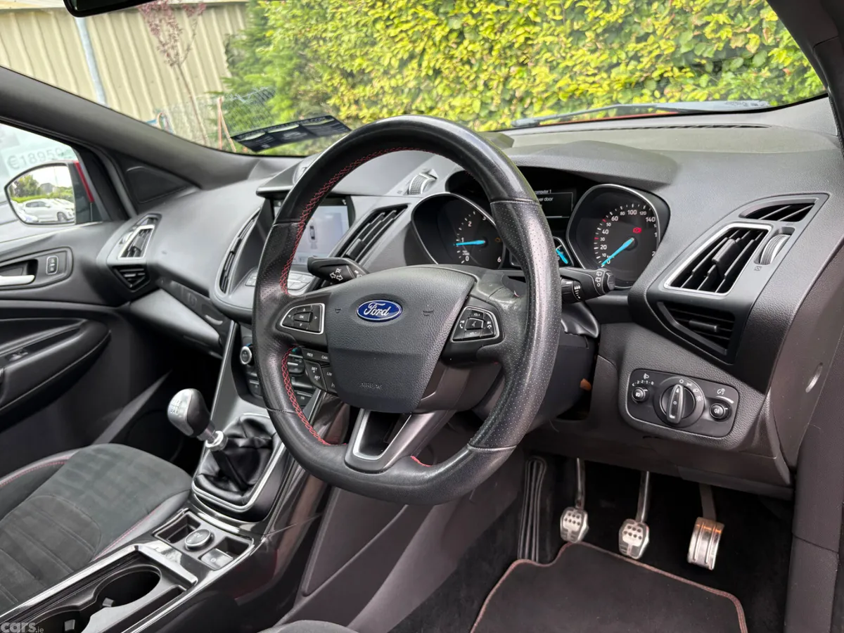 Ford Kuga SUV, Diesel, 2019, Red