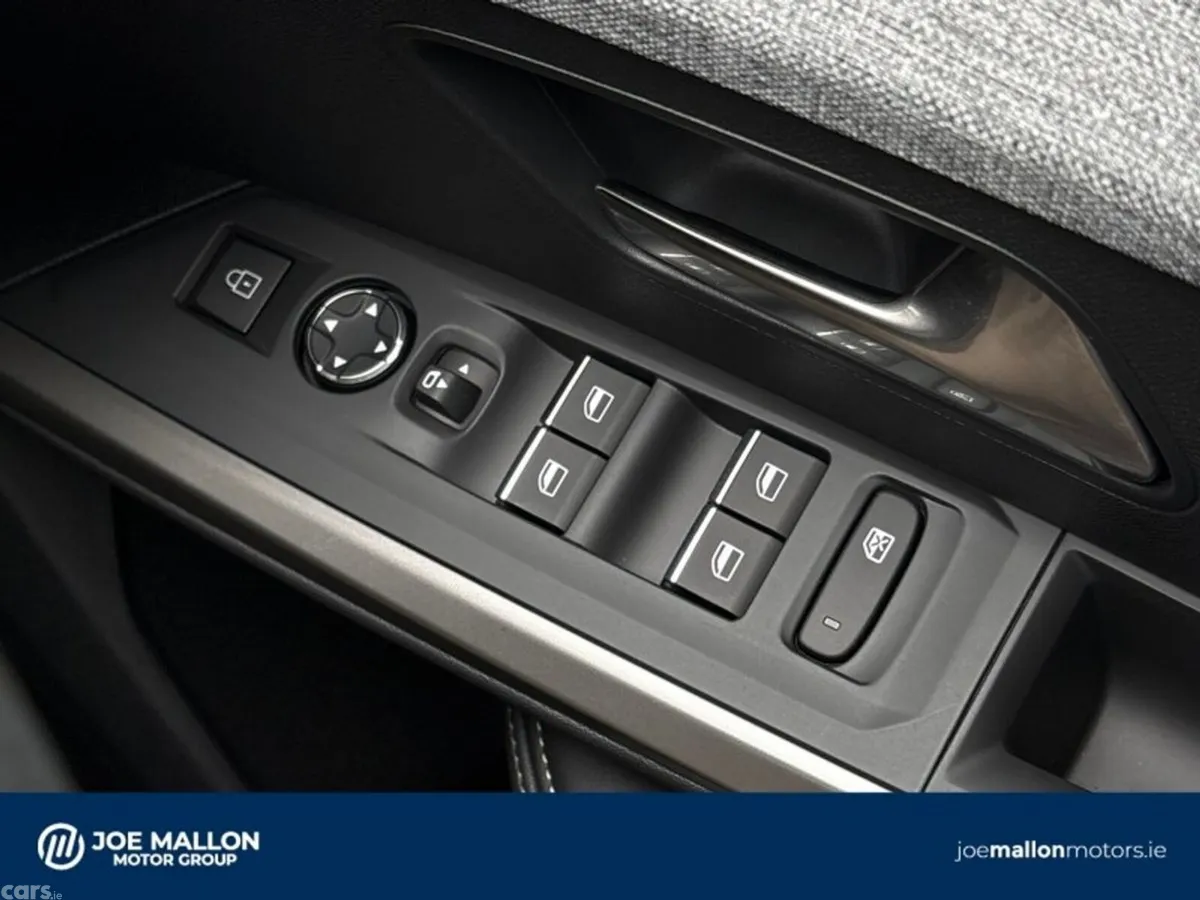 Peugeot 3008 SUV, Petrol Hybrid, 2027, Grey