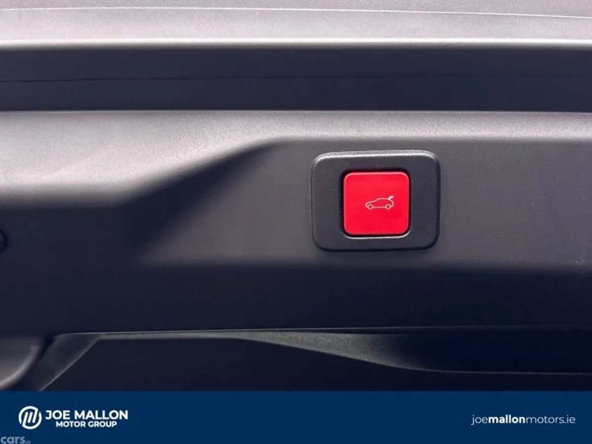 Peugeot 3008 SUV, Petrol Hybrid, 2027, Grey