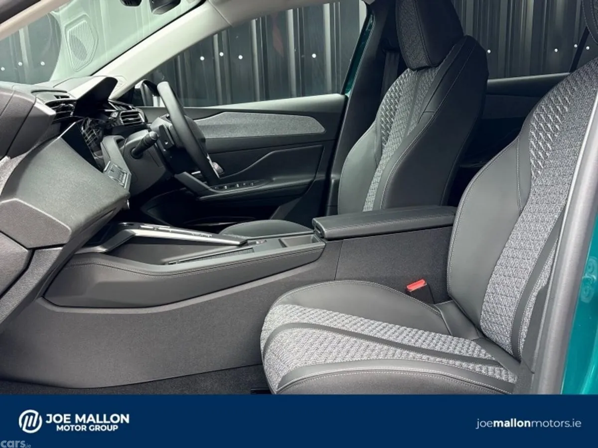 Peugeot 308 Hatchback, Petrol Hybrid, 2026, Blue
