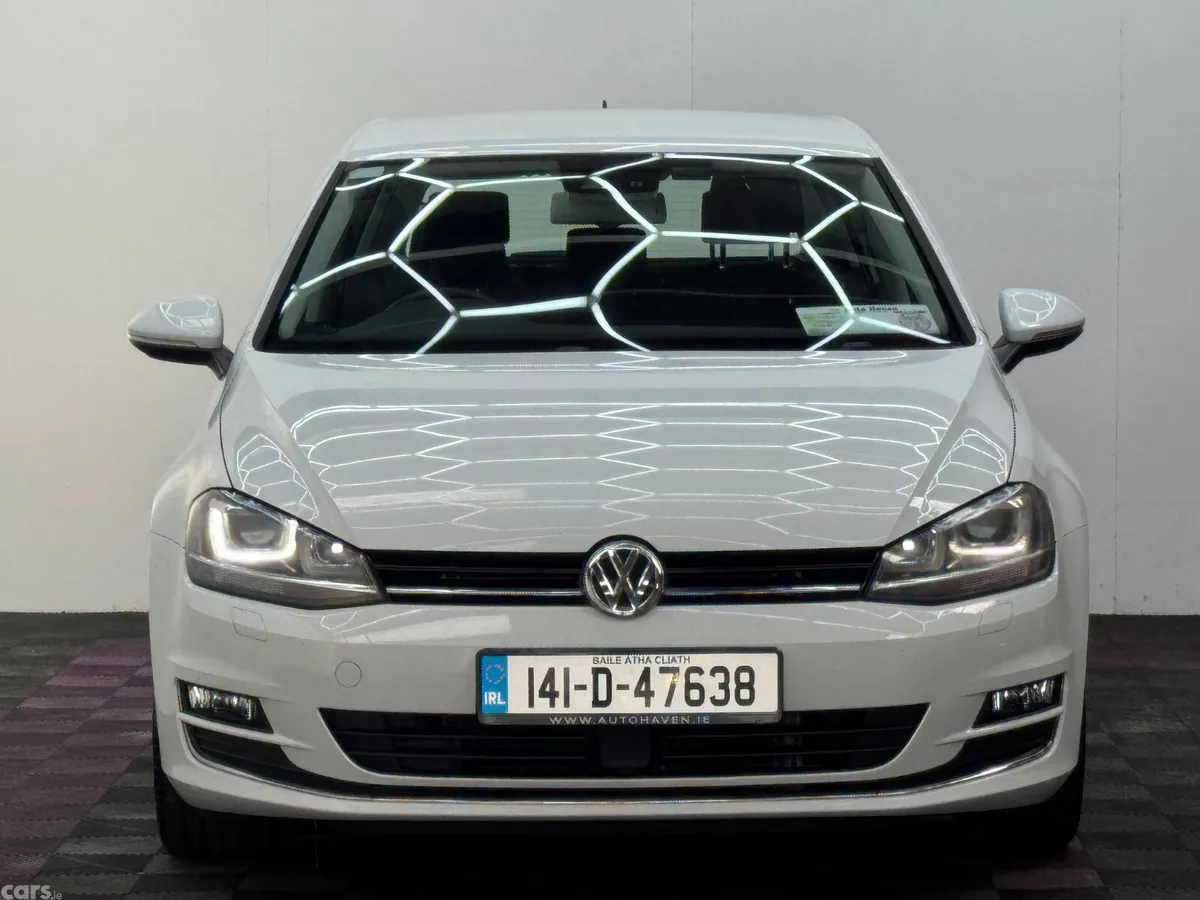Volkswagen Golf Hatchback, Petrol, 2014, White