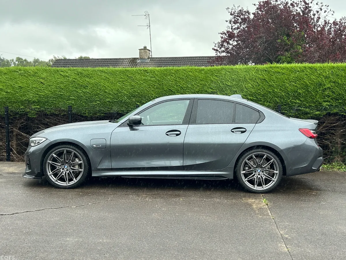 BMW 3-Series Saloon, Petrol Hybrid, 2022, Grey