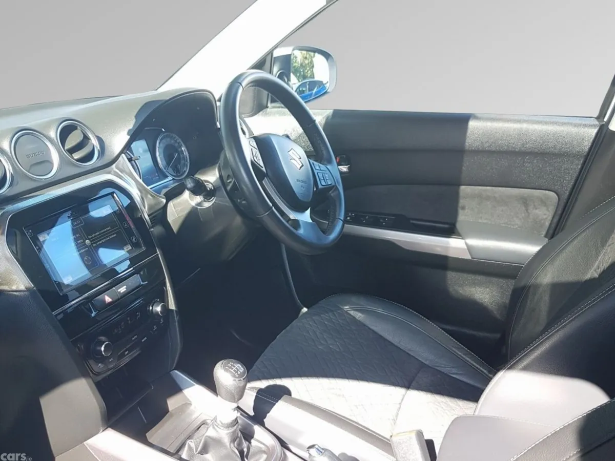 Suzuki Vitara SUV, Petrol, 2023, White