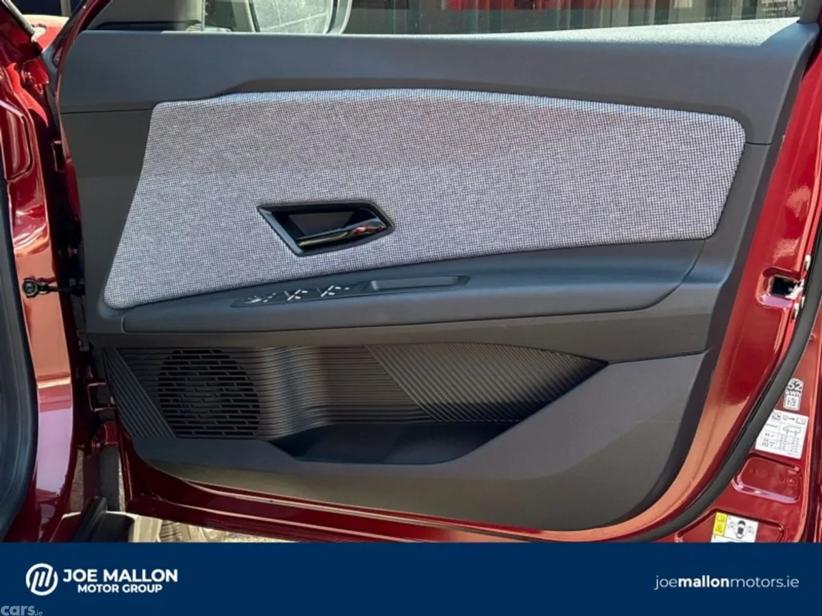 Renault 4 Hatchback, Electric, 2026, Red