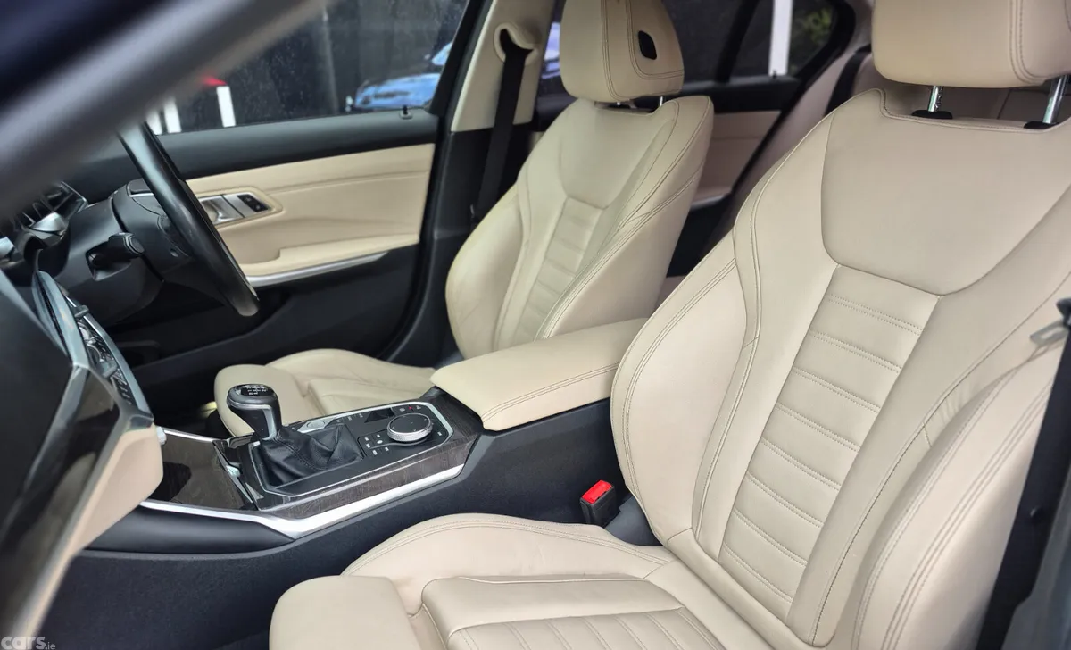 BMW 3-Series Saloon, Diesel, 2019, Blue