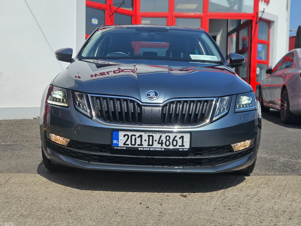 Skoda Octavia Saloon, Diesel, 2020, Grey
